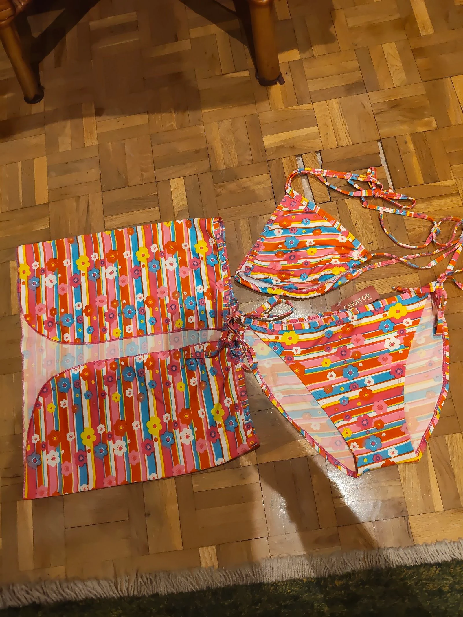 Creator-Bikini mujer L/XL 3 piezas estampado colorido y floral rallas y margaritas